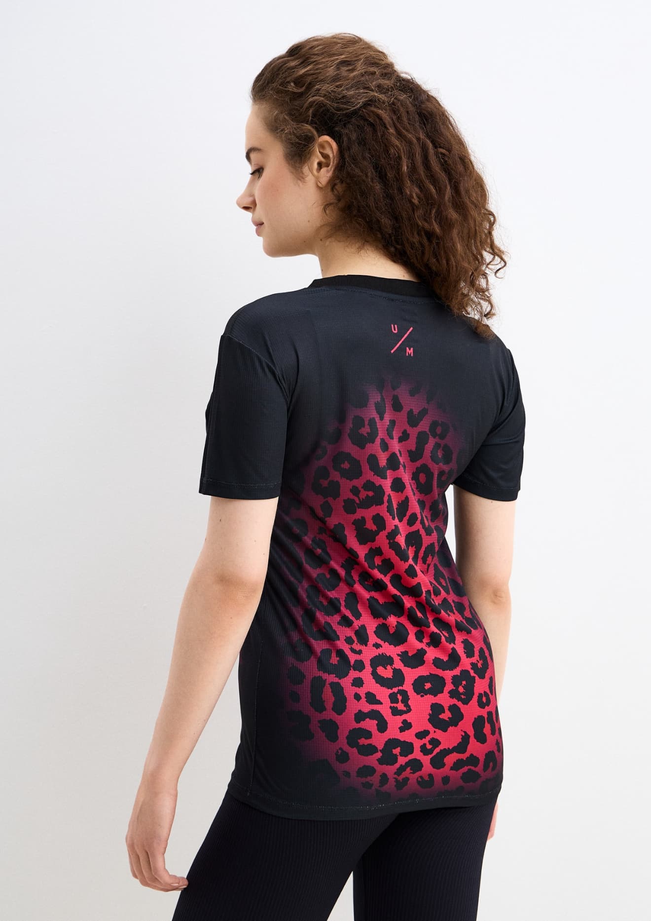 Футболка UNDER BY ME Pink Leo женская