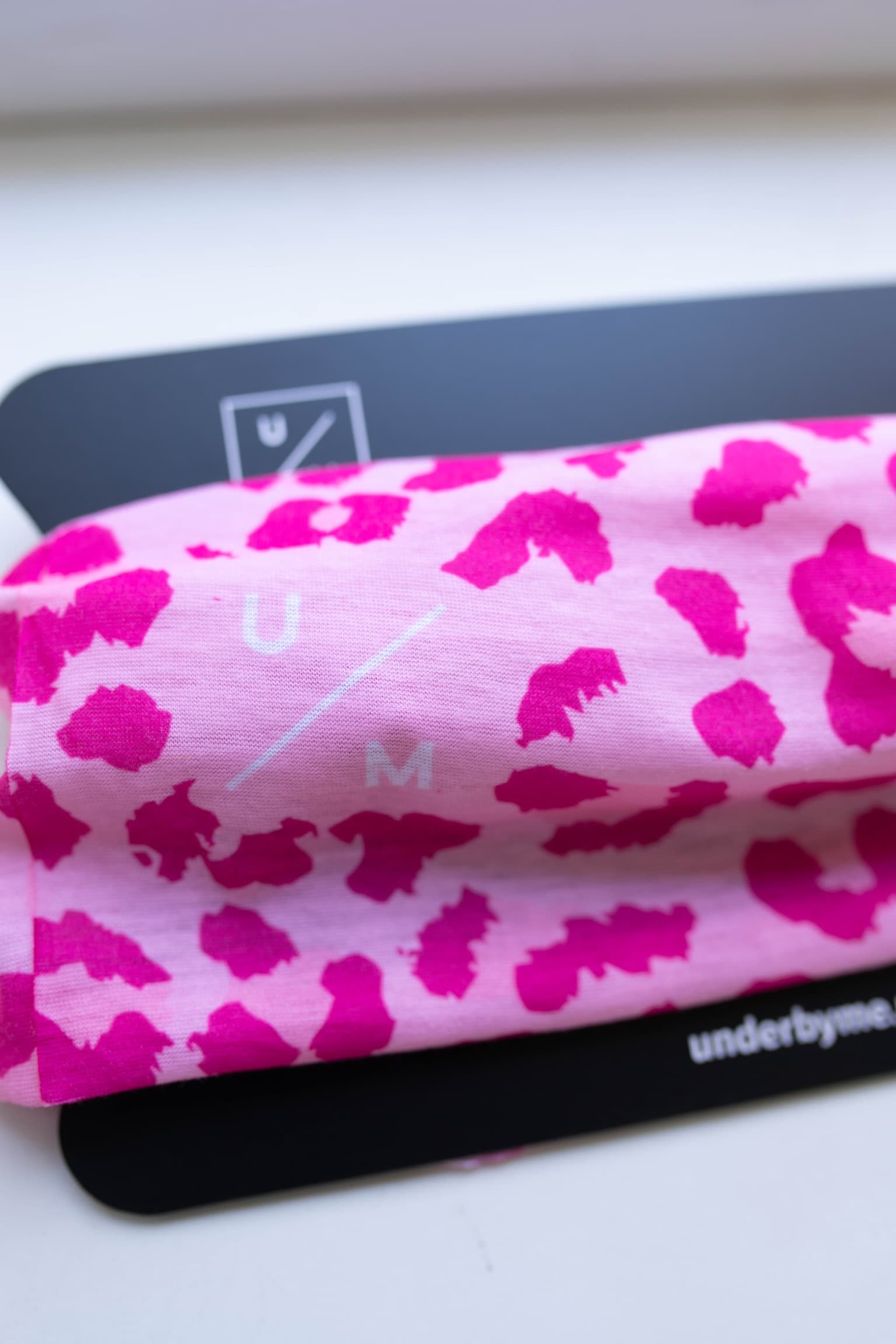 Бафф UNDER BY ME Pink Leo 10